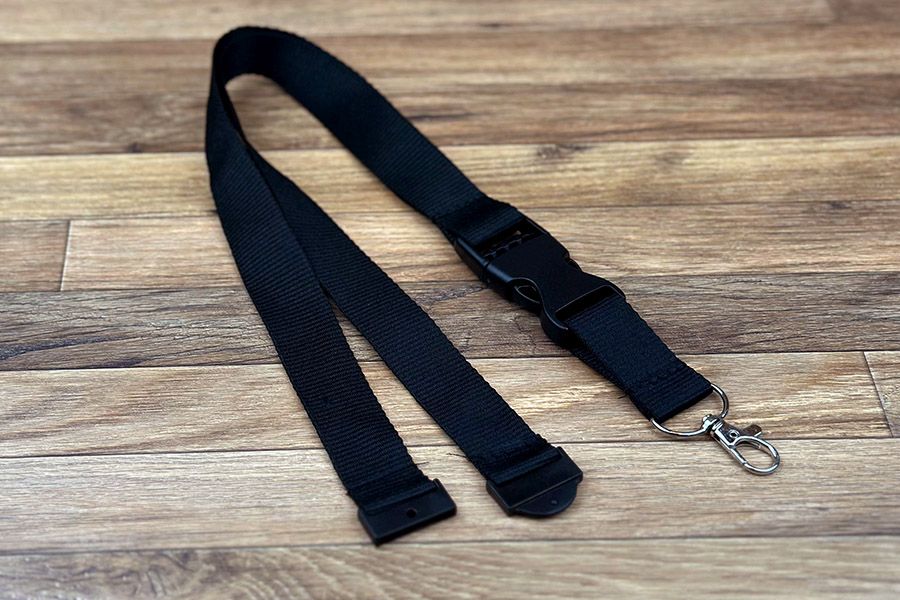 zwarte lanyards op voorraad, steeds met buckle en safety clip